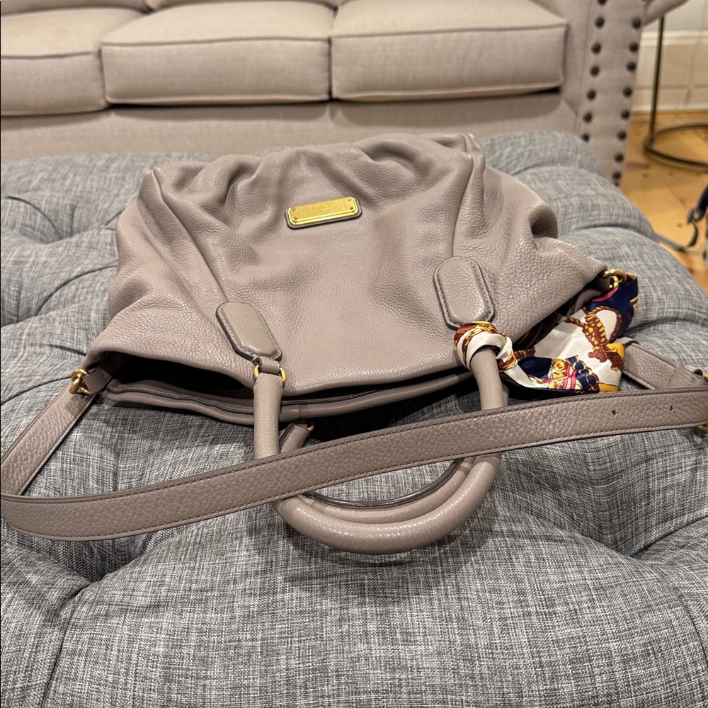Marc Jacobs Tote Q Fran Leather Large Taupe Satchel Bag - Picture 16 of 17